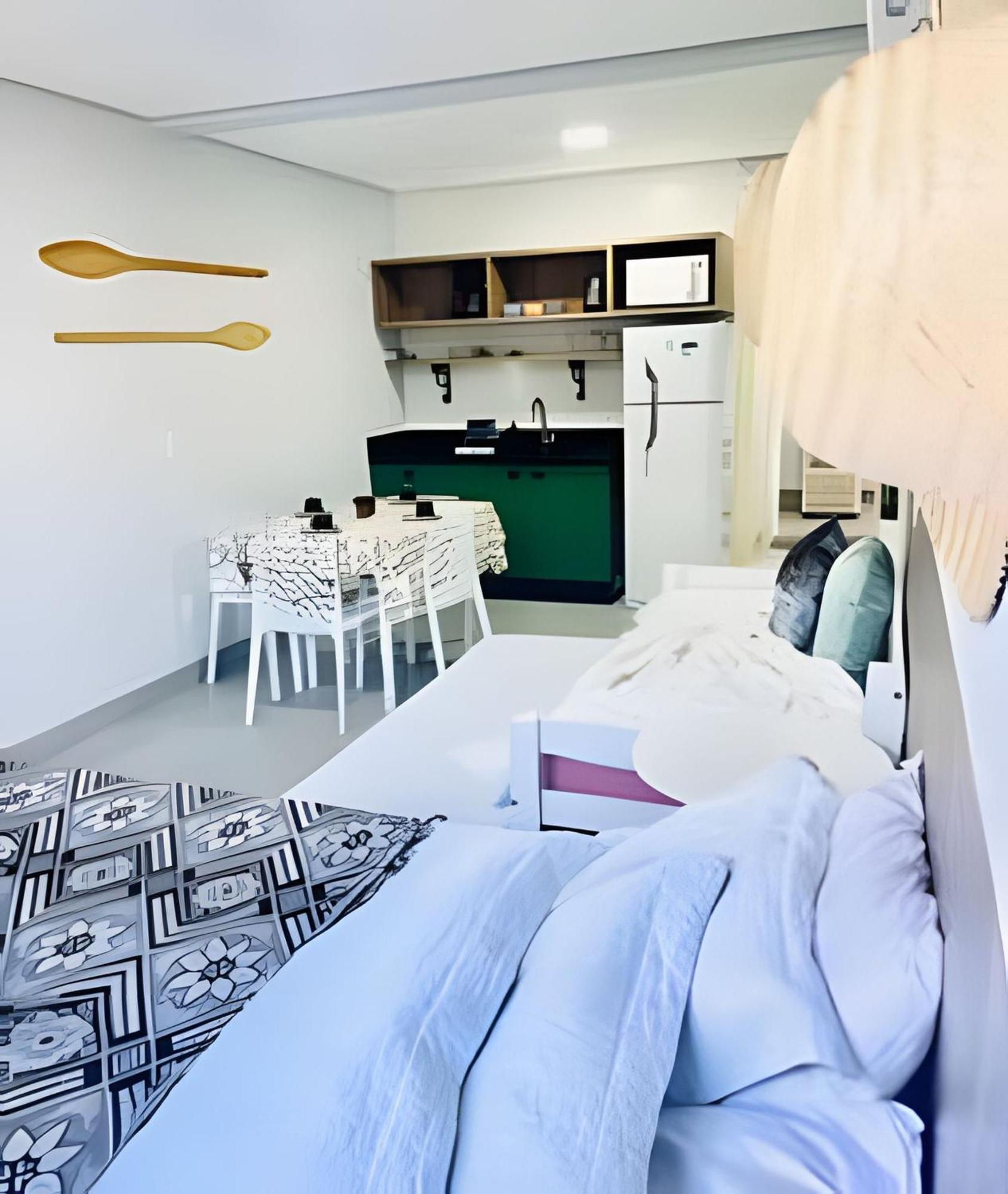Studio Novo 200M Da Praia De Бомбиньяс Экстерьер фото