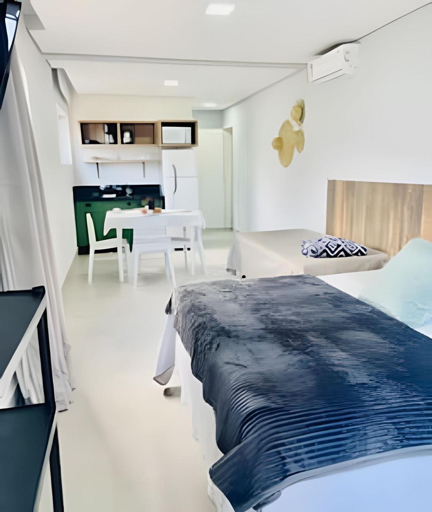 Studio Novo 200M Da Praia De Бомбиньяс Экстерьер фото